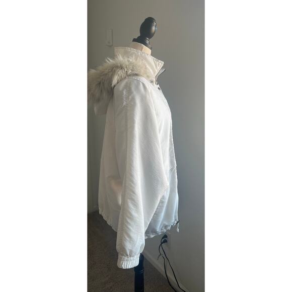 London Fog Ltd White Fur Lined Detachable Hood and Lining Winter Puffer Jacket M - Picture 3 of 11